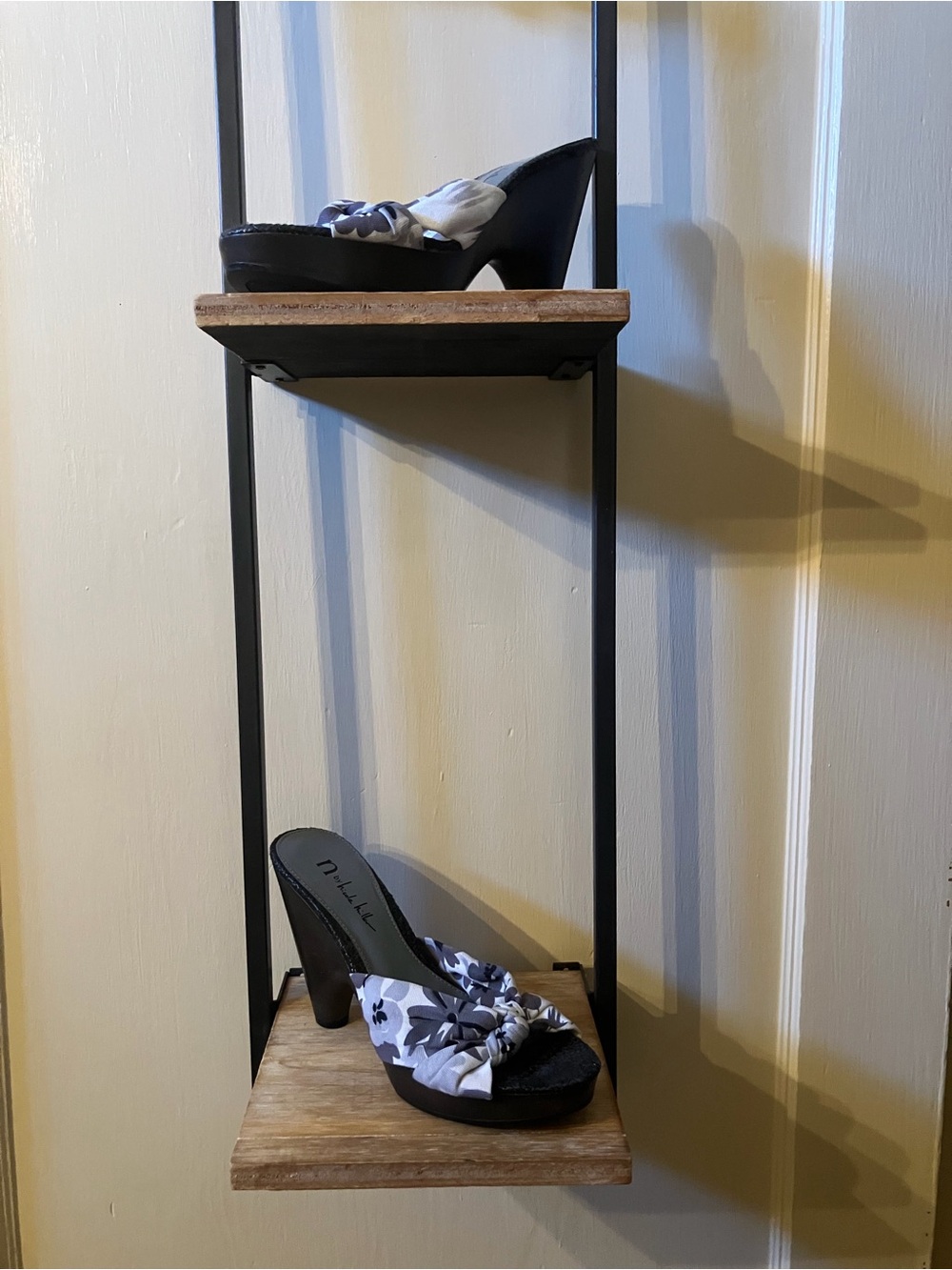 Nicole Miller Floral Knot-Front Heels